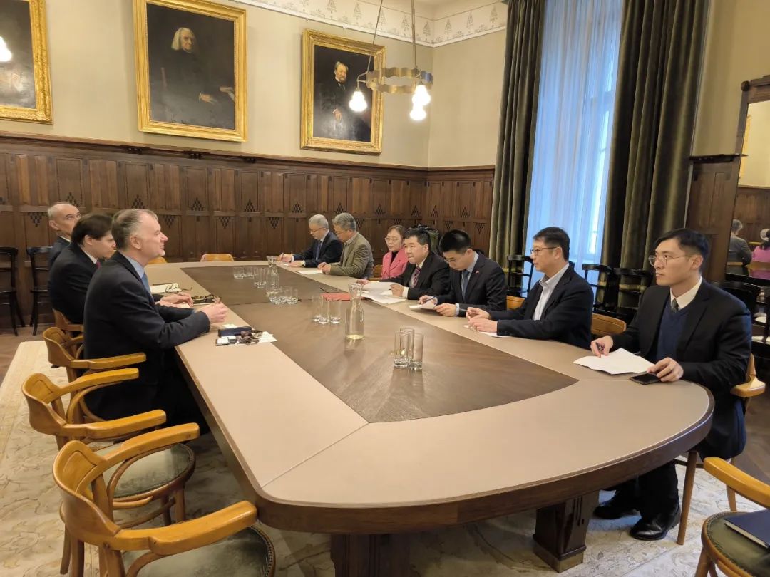 驻匈牙利大使龚韬访问李斯特音乐学院