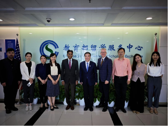 王大泉主任会见美国北卡罗来纳大学威尔明顿分校校长一行